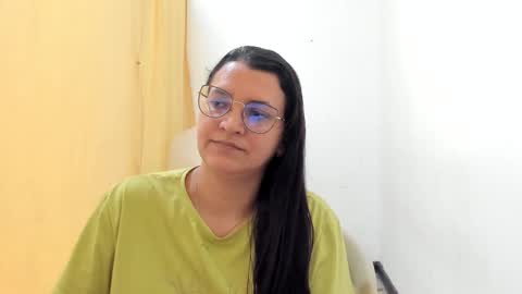 Snapshot of marilyn_garcia chatting on October 23, 2025, 3:44 pm MARILYN SEXY online show from October 23, 2025, 3:44 pm