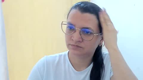 Snapshot of marilyn_garcia chatting on October 24, 2025, 2:02 pm MARILYN SEXY online show from October 24, 2025, 2:02 pm