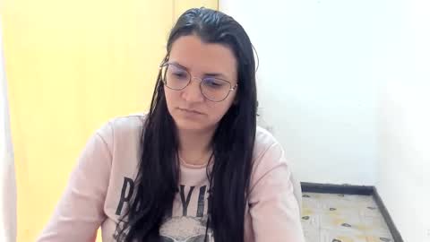 Snapshot of marilyn_garcia chatting on October 25, 2025, 4:02 pm MARILYN SEXY online show from October 25, 2025, 4:02 pm