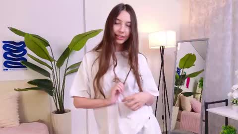 Naomi online show from June 29, 2026, 4:08 am