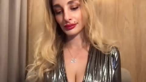 Snapshot of marilyndevilish chatting on January 1, 2025, 12:53 am MarilynDevilish online show from January 1, 2025, 12:53 am