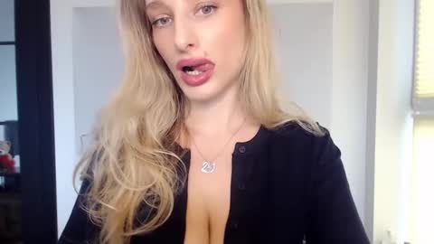Snapshot of marilyndevilish chatting on January 29, 2025, 11:30 am MarilynDevilish online show from January 29, 2025, 11:30 am