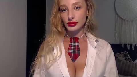 Snapshot of marilyndevilish chatting on September 10, 2025, 7:47 pm MarilynDevilish online show from September 10, 2025, 7:47 pm