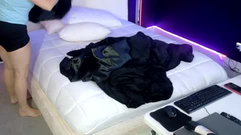 marilynmidas online show from July 30, 2026, 5:39 am