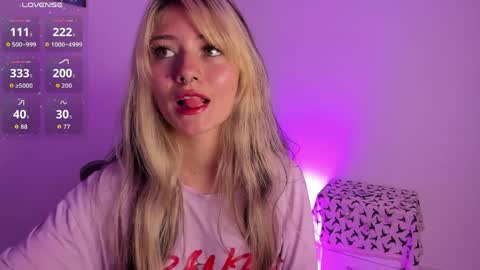 Snapshot of marin_kitoko chatting on April 7, 2026, 8:53 pm Marin kitoko online show from April 7, 2026, 8:53 pm