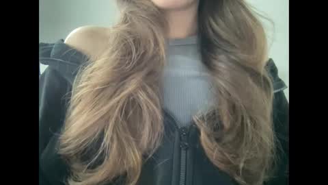 Snapshot of marinalovenow chatting on October 27, 2025, 7:45 am Marina online show from October 27, 2025, 7:45 am