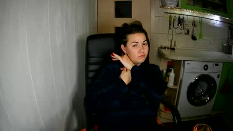 MarinettaQhot online show from December 22, 2024, 1:01 am
