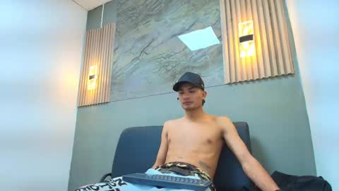 mario_collinss online show from February 16, 2026, 5:36 am