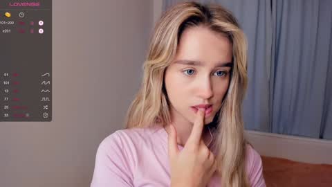 Alivia. online show from December 6, 2024, 6:04 am
