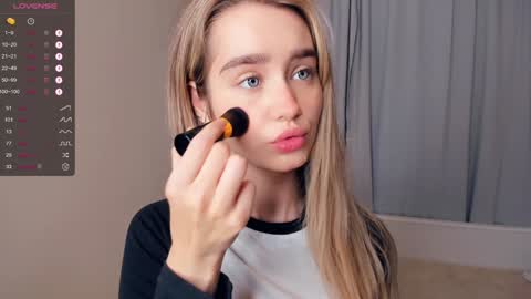 Alivia. online show from December 25, 2024, 6:09 am