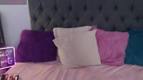 Paula Maria online show from May 2, 2026, 12:59 am