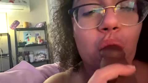 Snapshot of mariposa990 chatting on May 15, 2026, 3:13 am mariposa990 online show from May 15, 2026, 3:13 am