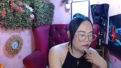 LEAH online show from October 8, 2025, 10:29 pm