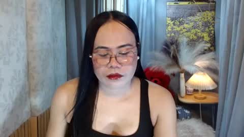 LEAH online show from June 13, 2026, 2:04 pm