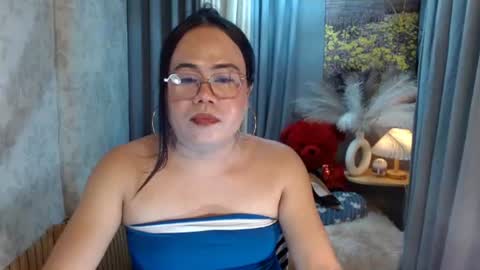 LEAH online show from June 25, 2026, 5:45 am