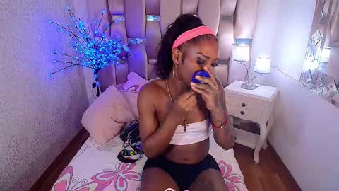 Nathaly online show from November 15, 2025, 5:42 pm