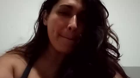 Mariposa Nocturna online show from February 11, 2026, 2:27 am