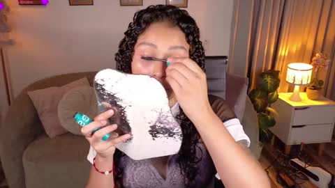 marivimichel_s online show from April 19, 2026, 10:03 am