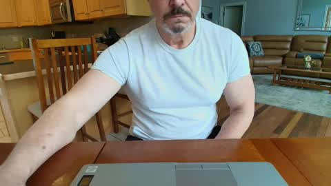 Mark online show from March 2, 2025, 7:23 pm