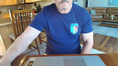 Mark online show from March 10, 2025, 10:02 pm