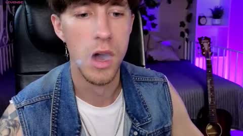 Snapshot of mark_caron chatting on October 17, 2025, 8:33 pm mark_caron online show from October 17, 2025, 8:33 pm