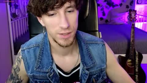 Snapshot of mark_caron chatting on November 5, 2025, 8:42 pm mark_caron online show from November 5, 2025, 8:42 pm