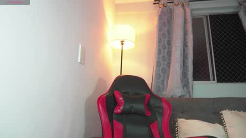 Snapshot of mark_hazze chatting on May 15, 2026, 11:23 pm Mark online show from May 15, 2026, 11:23 pm