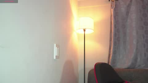 Snapshot of mark_hazze chatting on May 18, 2026, 10:59 pm Mark online show from May 18, 2026, 10:59 pm