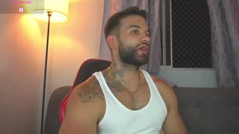 Snapshot of mark_hazze chatting on June 15, 2026, 1:19 am Mark online show from June 15, 2026, 1:19 am