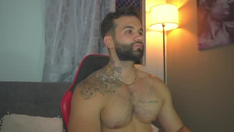 Snapshot of mark_hazze chatting on July 15, 2026, 11:43 pm Mark online show from July 15, 2026, 11:43 pm