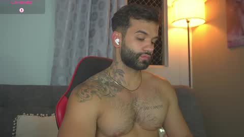Snapshot of mark_hazze chatting on July 25, 2026, 1:25 am Mark online show from July 25, 2026, 1:25 am