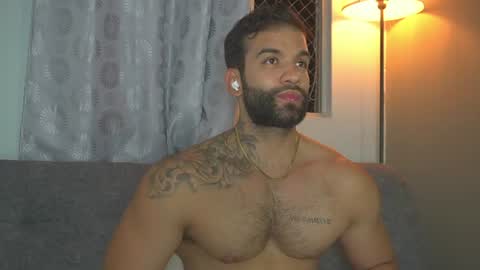 Snapshot of mark_hazze chatting on August 5, 2026, 12:02 am Mark online show from August 5, 2026, 12:02 am