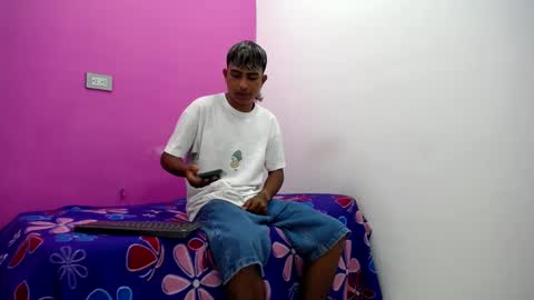 mark_latin18 online show from February 12, 2025, 3:29 am