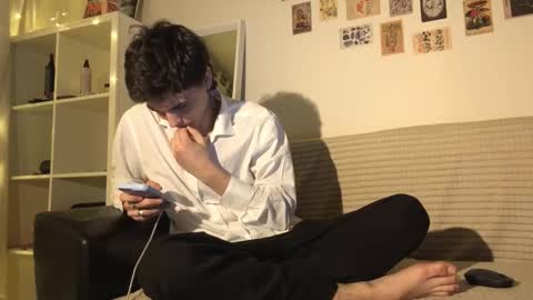 Mark online show from November 3, 2025, 3:13 pm