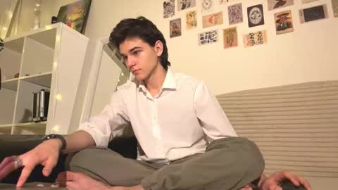 Mark online show from November 20, 2025, 3:12 pm