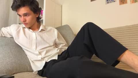 Mark online show from December 19, 2025, 1:40 pm