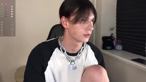 Mark online show from October 17, 2025, 6:43 pm