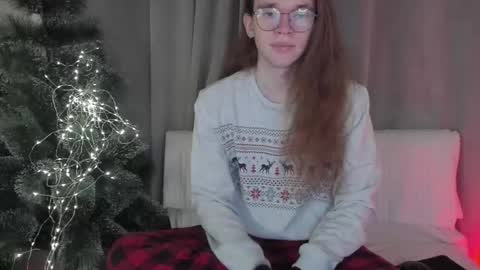 Snapshot of markglover chatting on December 18, 2025, 10:10 am Mark online show from December 18, 2025, 10:10 am