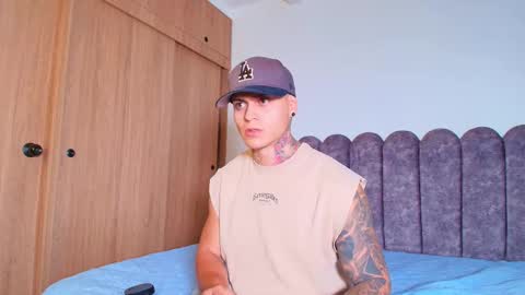 Sebastian online show from November 12, 2025, 9:47 pm