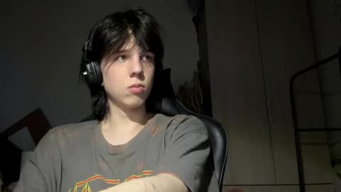 Mark online show from April 17, 2026, 5:27 pm