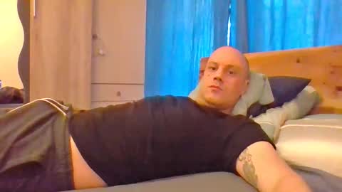 markus_7 online show from October 26, 2025, 10:54 am