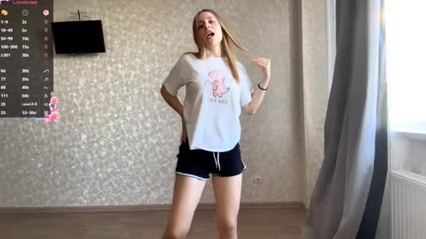 Olivia online show from October 7, 2025, 1:08 pm