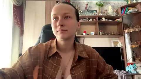 Snapshot of marlenahuit chatting on June 27, 2026, 5:45 am Lena online show from June 27, 2026, 5:45 am