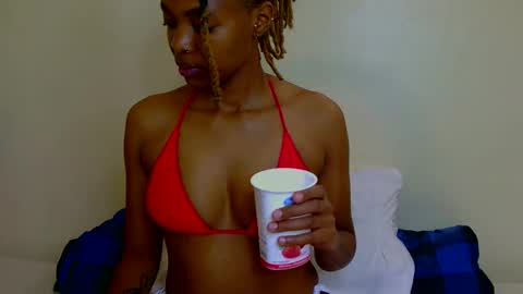 Snapshot of marly_babe chatting on March 12, 2026, 3:23 am Marly online show from March 12, 2026, 3:23 am