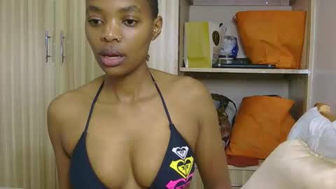 Snapshot of marly_babe chatting on March 30, 2026, 2:01 am Marly online show from March 30, 2026, 2:01 am