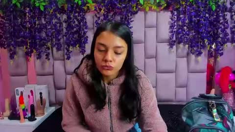 Marly Anal  online show from January 7, 2025, 12:52 pm