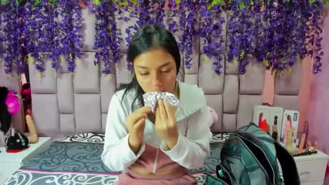 Marly Anal  online show from February 24, 2025, 1:31 pm