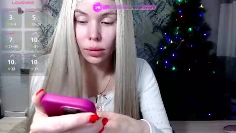 Snapshot of marmalade_fox chatting on January 21, 2025, 8:52 am Marmalade Fox online show from January 21, 2025, 8:52 am