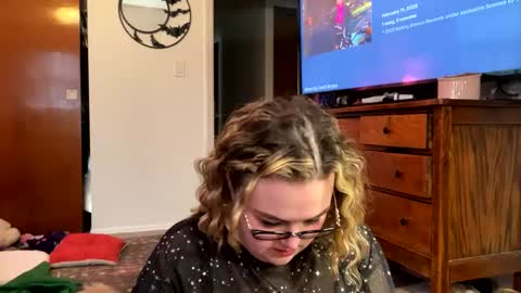 Snapshot of maroon_moon chatting on February 13, 2025, 7:10 pm maroon_moon online show from February 13, 2025, 7:10 pm