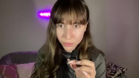 Mary online show from September 29, 2025, 2:33 pm